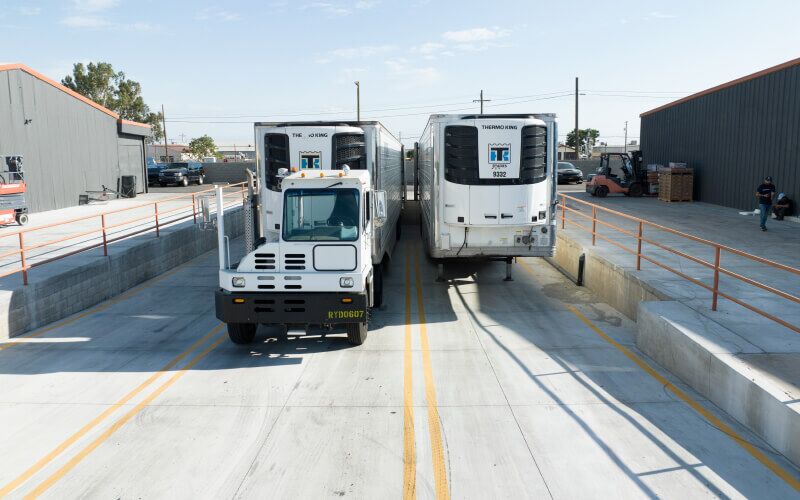 Roadies Inc. cross-docking operations in Bakersfield